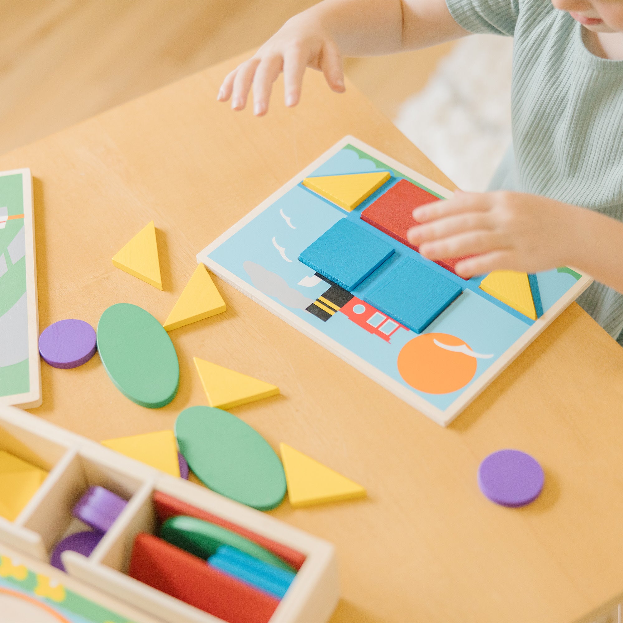 Melissa & Doug Beginner Pattern Blocks - Image 2